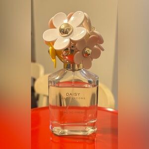 Marc Jacobs Daisy Eau So Fresh with Floral Cap